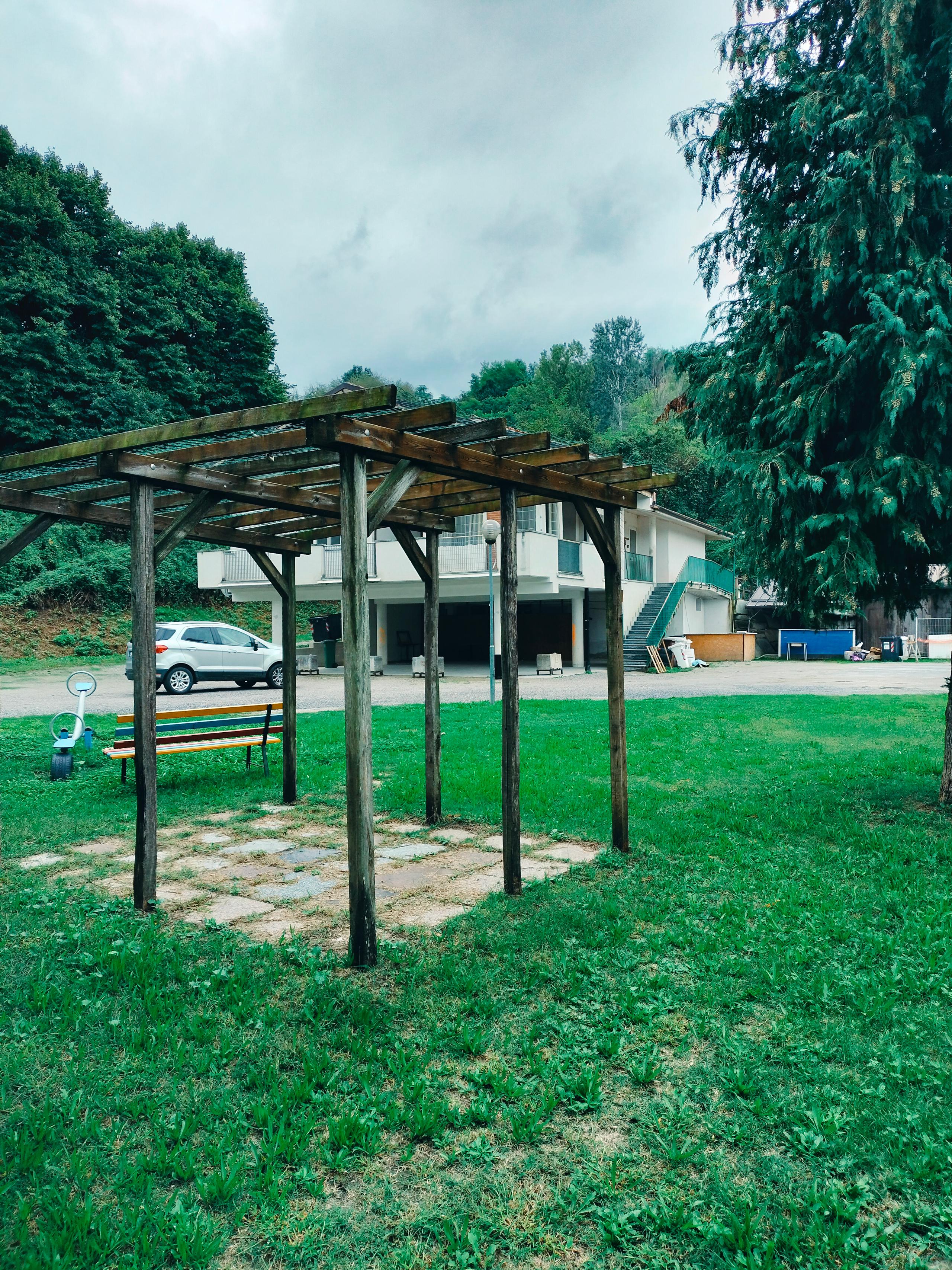 Area Sportiva con portico bar