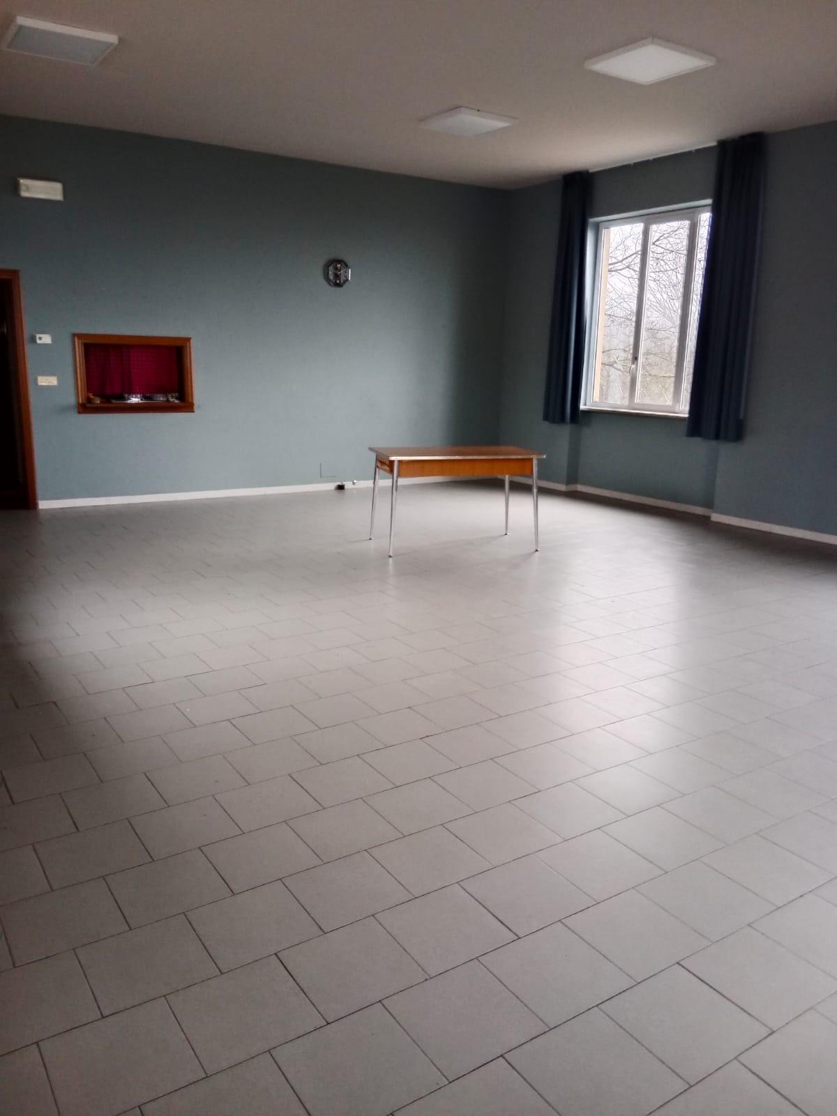 Salone presso circolo di Rivalta di La Morra