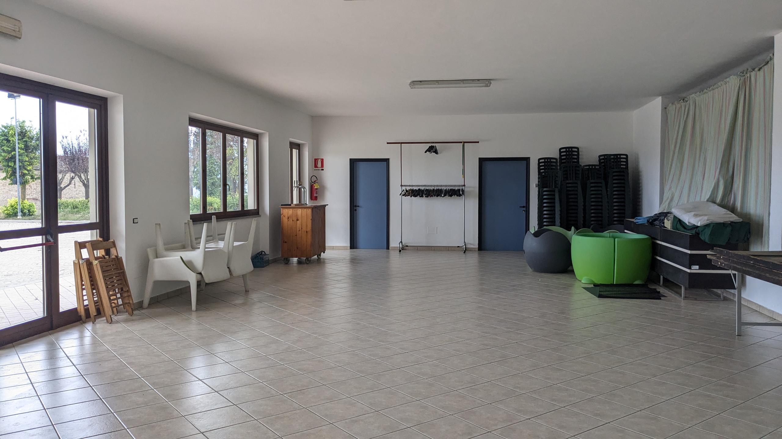 Sala Polivalente e terrazza panoramica sulle langhe
