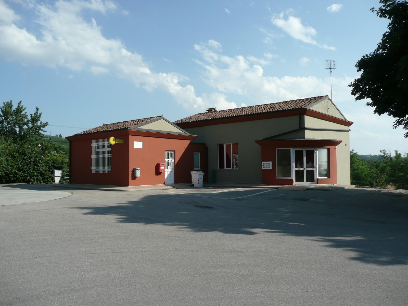 Salone presso circolo di Rivalta di La Morra