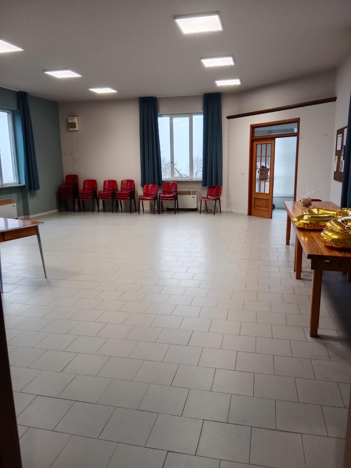 Salone presso circolo di Rivalta di La Morra