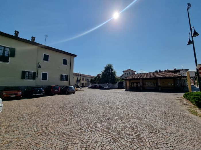 Foto di Piazza Roma a Monteu Roero