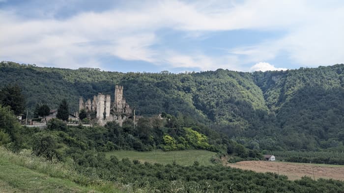 Photo of Ruderi del castello in Gorzegno